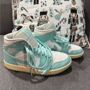 Air Jordan 1 Women's Sneakers in Mint and White